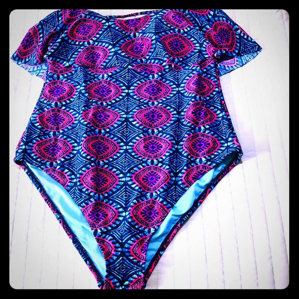 Bathing suit - Picture 2 of 3